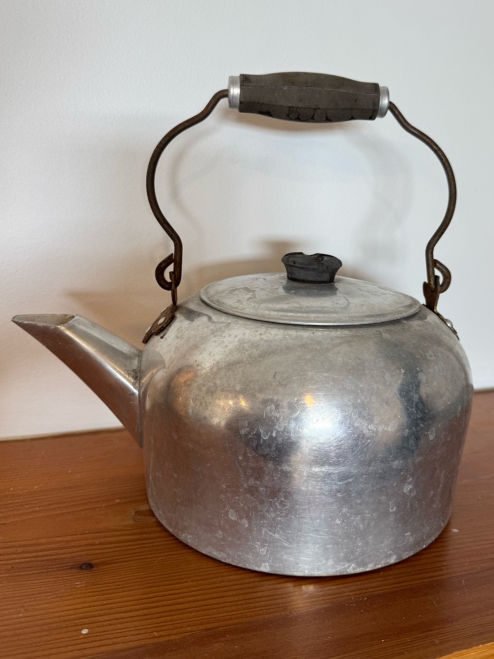 Vintage Wear Ever Aluminum kettle W Black Handle